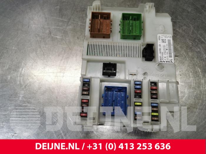 Central electronic module van een Volvo XC60 I (DZ) 2.4 D5 20V 205 AWD 2010