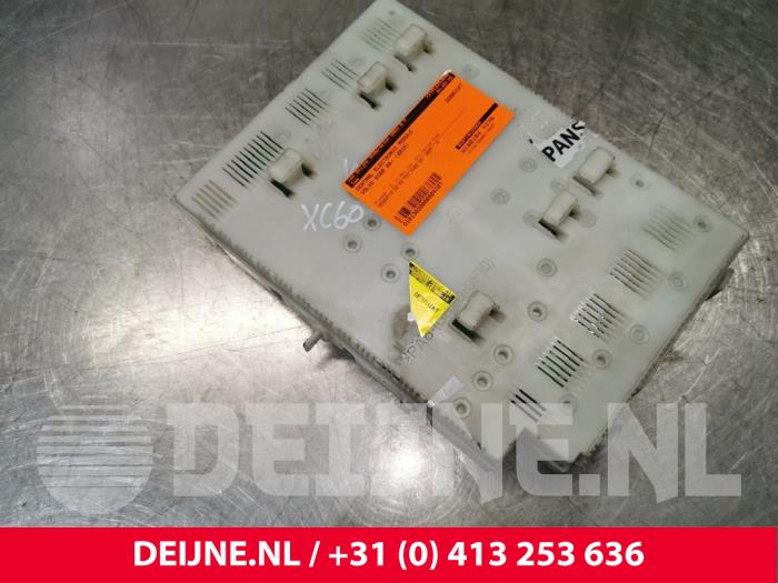 Central electronic module van een Volvo XC60 I (DZ) 2.4 D5 20V 205 AWD 2010