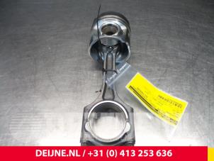 Gebruikte Drijfstang Volvo V40 (MV) 2.0 D3 20V Prijs € 120,00 Margeregeling aangeboden door van Deijne Onderdelen Uden B.V.