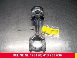 Gebruikte Drijfstang Volvo V40 (MV) 2.0 D3 20V Prijs € 120,00 Margeregeling aangeboden door van Deijne Onderdelen Uden B.V.