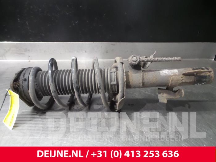 Volvo S40 Stoßdämpferstrebe rechts vorne O4657