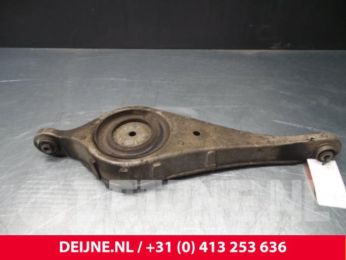 Volvo XC70 Rear spring retainer, right O4707