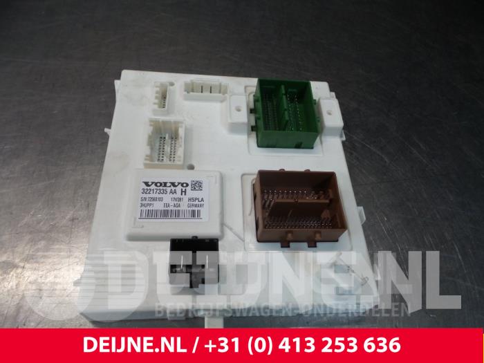 Gebruikte Central electronic module Volvo V90 II (PW) 2.0 D5 16V AWD Prijs € 120,00 Margeregeling aangeboden door van Deijne Onderdelen Uden B.V.