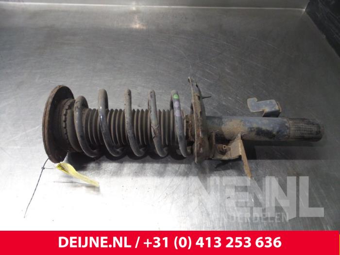 Volvo V70 Schokdemperpoot rechts-voor O5283