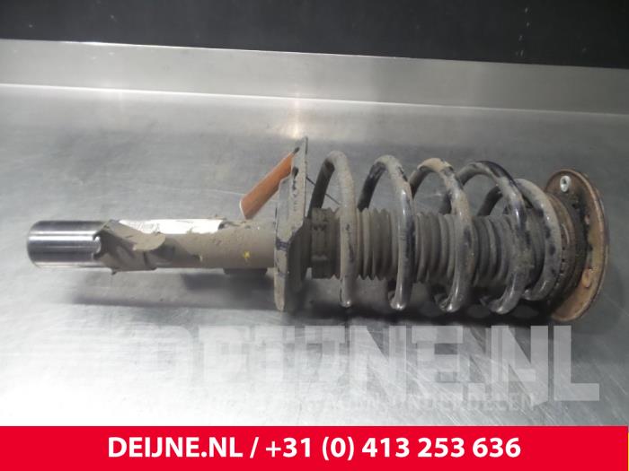 Volvo XC60 Schokdemperpoot rechts-voor O5508