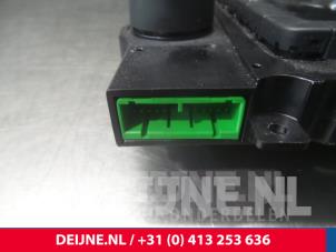 Volvo V70 Kachel Bedieningspaneel O6826 foto 3