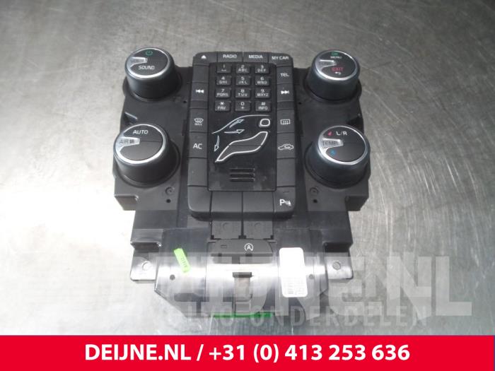 Volvo V40 Heater control panel O7182