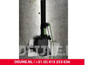 Volvo S60 Tank flap lock motor O7332 photo 2