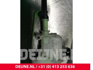 Volvo S60 Tank flap lock motor O7332 photo 3