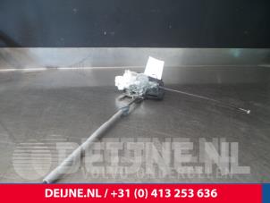 Volvo V40 Front door lock mechanism 4-door, right O7364 photo 2
