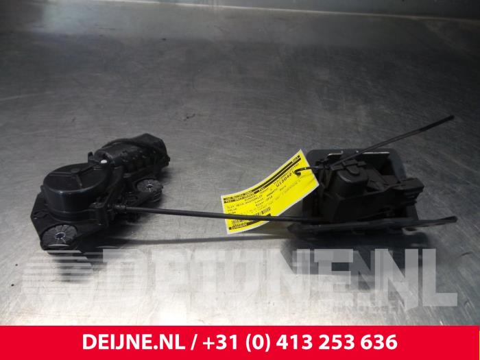 Volvo XC90 Tailgate lock mechanism O7708