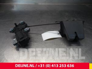 Volvo XC90 Tailgate lock mechanism O7708 photo 2
