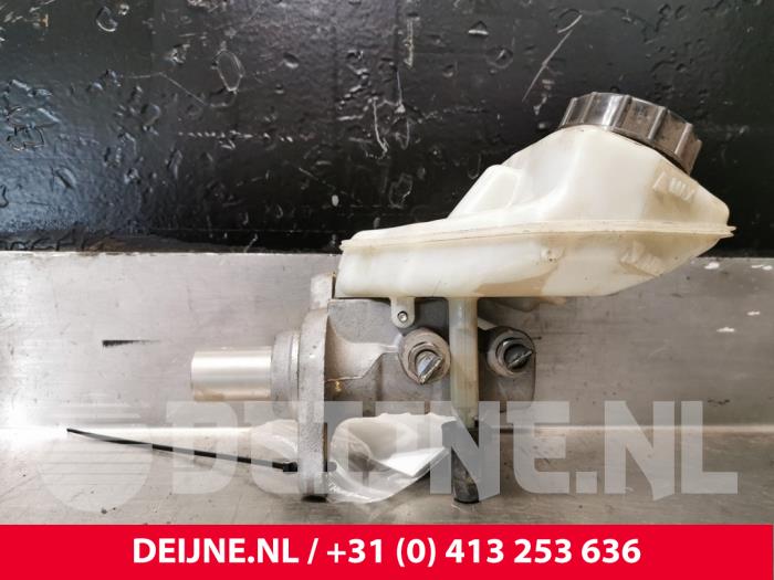 Volvo V60 Master cylinder O7780