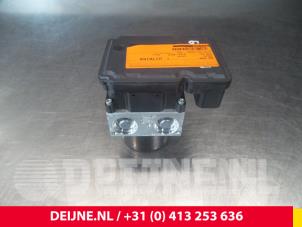 Volvo V40 ABS pump O7799 photo 2