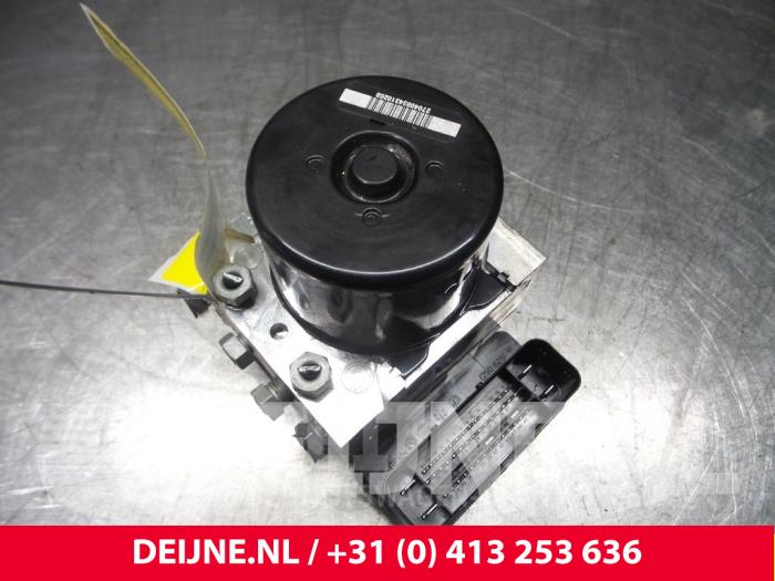Volvo V40 ABS Pumpe O7809