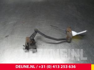 Volvo XC70 Xenon hoogteregelaar O7819 foto 2