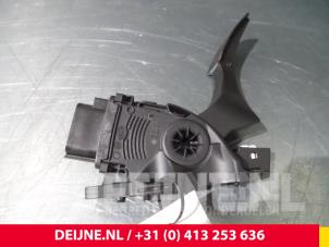 Volvo XC70 Accelerator pedal O7876 photo 2