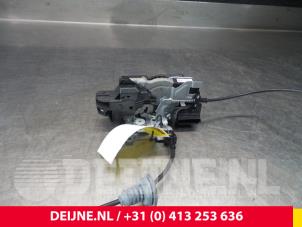 Volvo V90 Front door lock mechanism 4-door, right O7932 photo 2