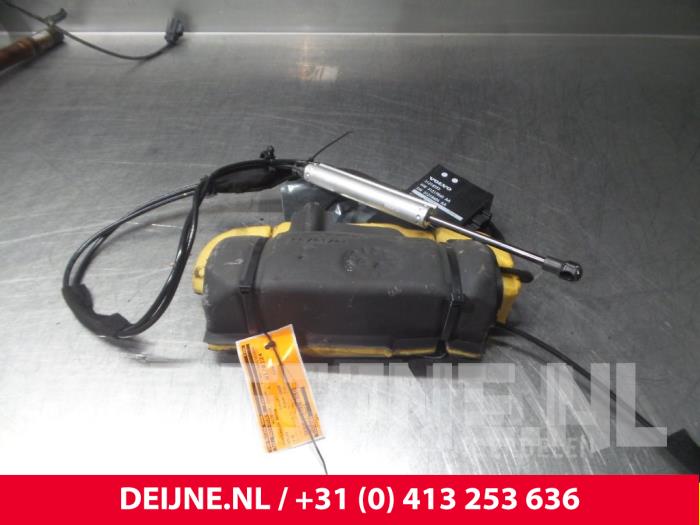 Volvo V70 Achterklep motor O8098