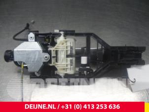 Volvo V90 Türgriff 4-türig links vorne O8480 foto 3