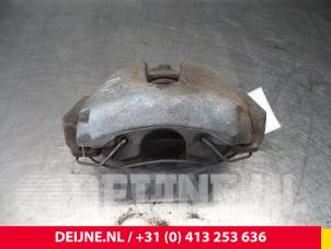Gebruikte Remklauw (Tang) rechts-voor Volvo C30 (EK/MK) 2.0 D 16V Prijs € 40,00 Margeregeling aangeboden door van Deijne Onderdelen Uden B.V.