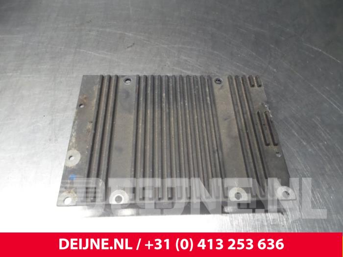 Volvo XC90 Radio amplifier O8612
