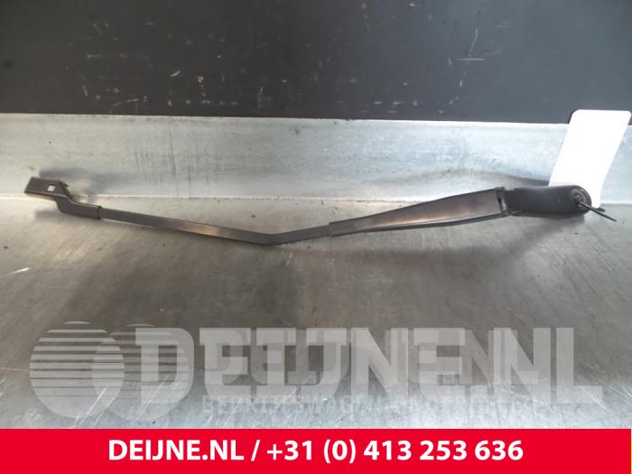 Volvo V60 Ruitenwisserarm voor O8775