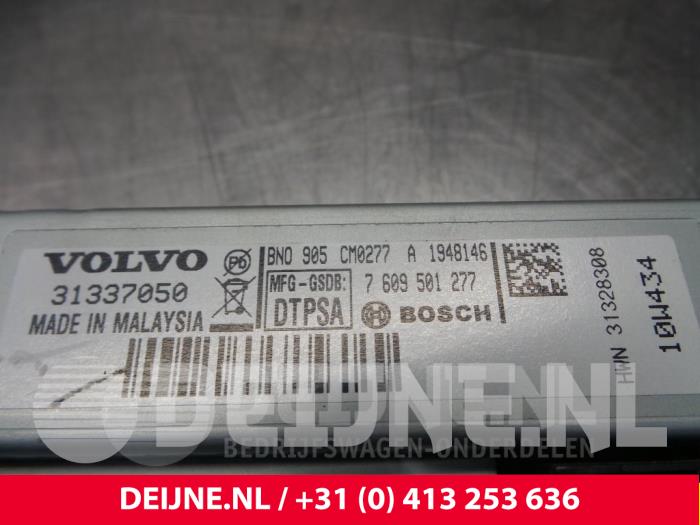Display Multi Media regelunit van een Volvo S60 II (FS) 2.0 D3 20V 2011