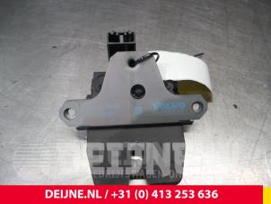 Volvo V40 Tailgate lock mechanism O8855 photo 2