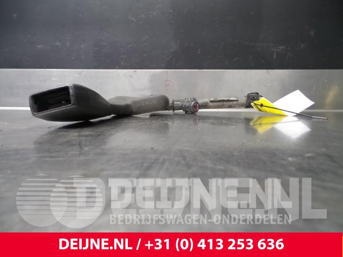 Volvo V50 Seatbelt tensioner, right O8988