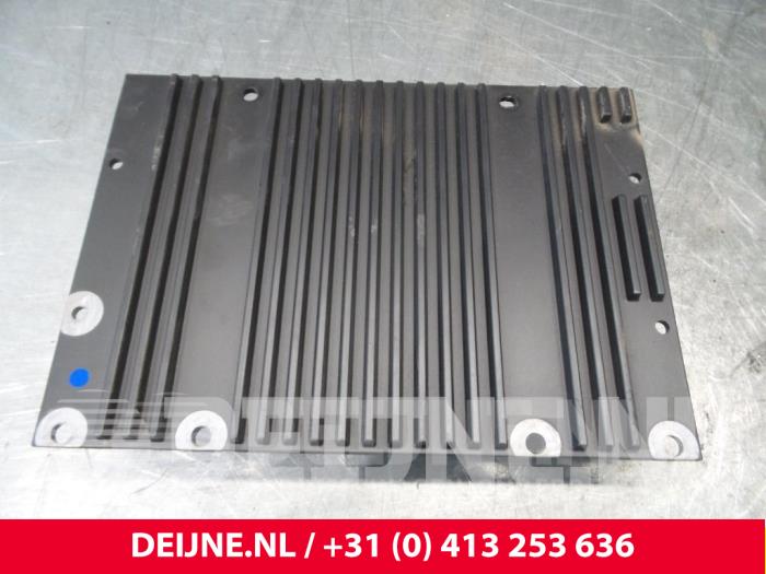 Volvo V50 Radio versterker O8998