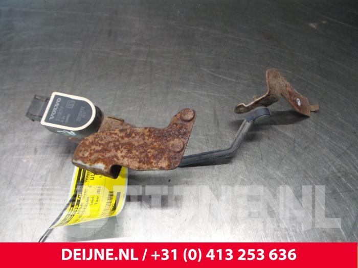 Volvo V40 Xenon height adjustment O9190