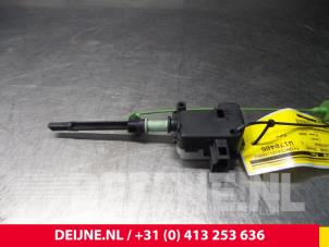 Volvo V70 Tank flap lock motor O9238 photo 2