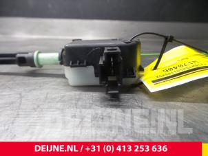 Volvo V70 Tank flap lock motor O9238 photo 3