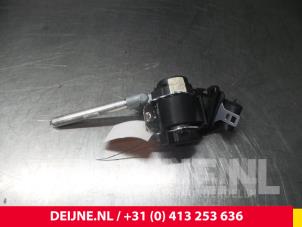 Volvo V70 Rear seatbelt, right O9314 photo 2