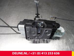 Volvo V40 Door lock mechanism 4-door, front left O9335 photo 2