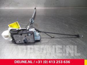 Gebruikte Deurslot Mechaniek 4Deurs links-voor Volvo V40 (MV) 2.0 D4 20V Prijs € 40,00 Margeregeling aangeboden door van Deijne Onderdelen Uden B.V.
