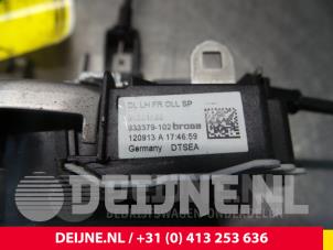 Volvo V40 Door lock mechanism 4-door, front left O9335 photo 4