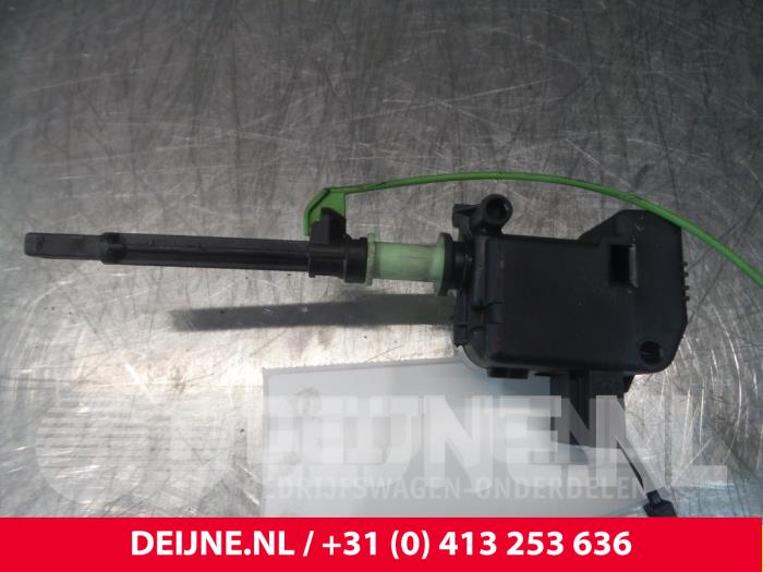 Volvo XC60 Tank flap lock motor O9421