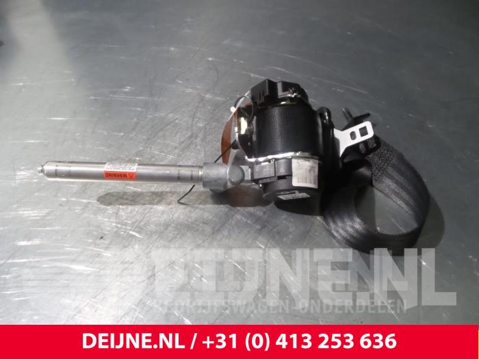 Volvo XC70 Rear seatbelt, left O9432