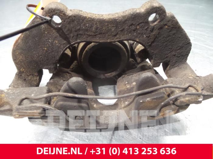 Volvo V50 Remklauw (Tang) links-voor O9461