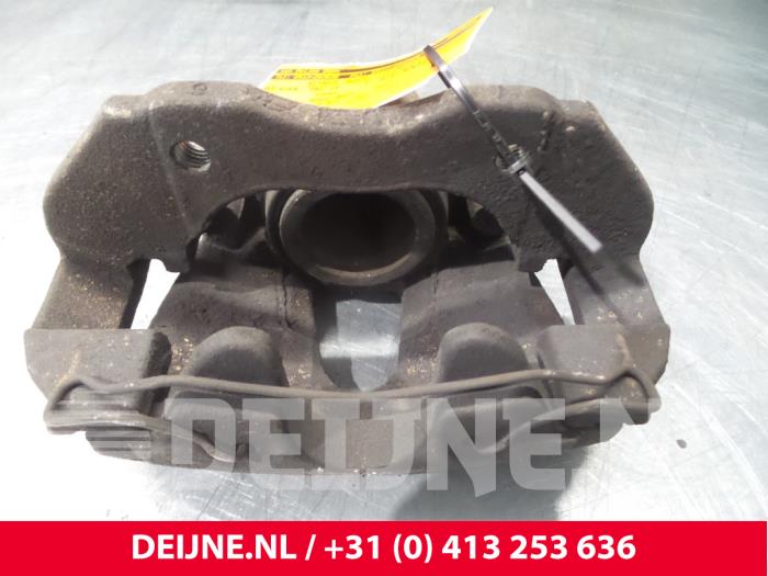 Volvo V50 Remklauw (Tang) links-voor O9463