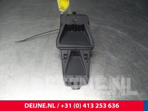 Gebruikte Remassistent sensor Volvo V70 (BW) 2.0 D3 16V Prijs € 32,50 Margeregeling aangeboden door van Deijne Onderdelen Uden B.V.