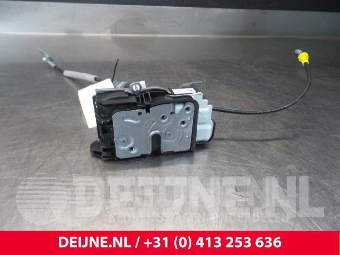 Volvo V90 Türschlossmechanik 4-türig links vorne O9762