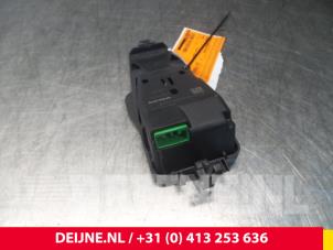 Gebruikte Sensor Remassistent Volvo XC60 I (DZ) 2.4 D5 20V AWD Prijs € 32,50 Margeregeling aangeboden door van Deijne Onderdelen Uden B.V.