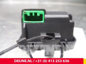 Volvo XC60 Bremsassistent Sensor O9777 foto 2