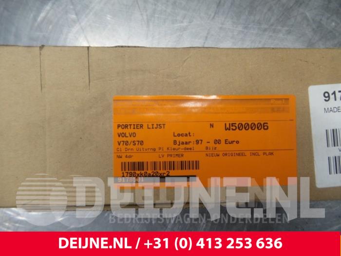 Volvo V70/S70 Door strip O9809