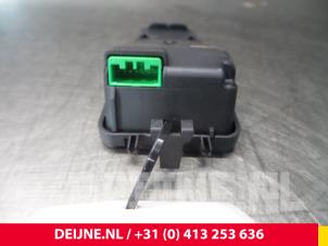 Volvo V40 Bremsassistent Sensor O9876 foto 2