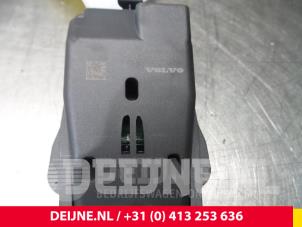 Volvo V40 Bremsassistent Sensor O9876 foto 3
