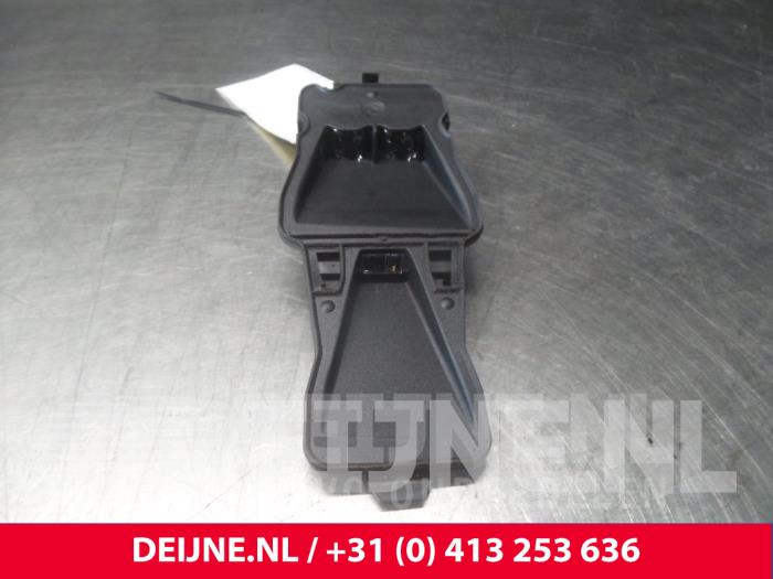 Volvo V40 Brake assist sensor O9881